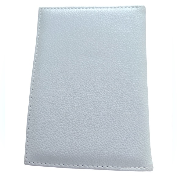 🆕 Canada Passport Case (White with Gold Design) - Picture 2 of 6